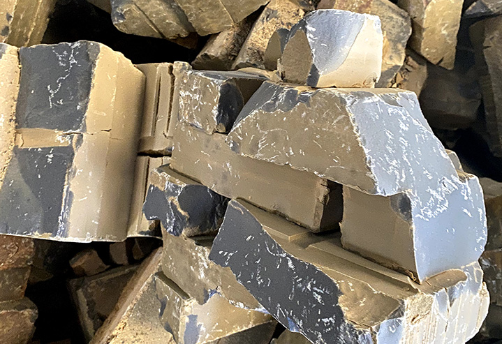 Raw material of Aluminum