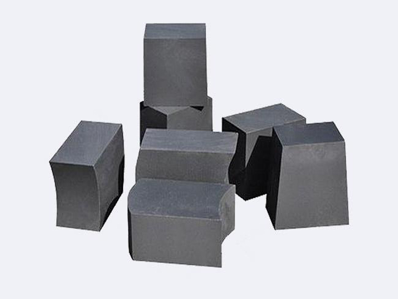 Alumina-magnesia-carbon bricks